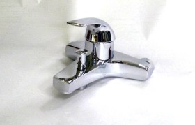 Μπαταρία λουτρού